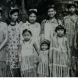 Jeunes filles kali’na, pensionnaires du home indien de Mana en Guyane