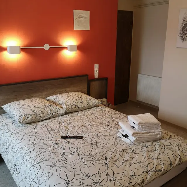 ChambresDhotes-AubergeQuatreRoutesAlbussac-chambre