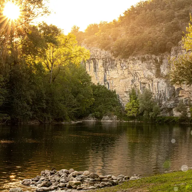 Coucher-soleil-falaises-Gluges-credits-Dan-Courtice-Penn-Graphics.jpg-1200px