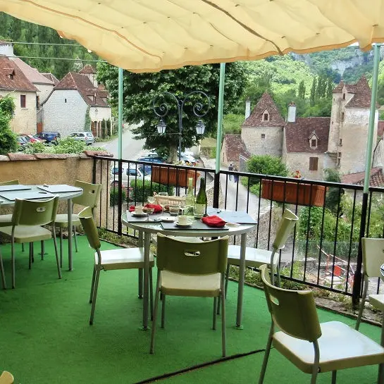 Crêperie-de-la-Cascade-Autoire