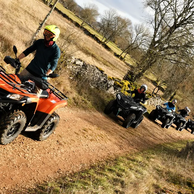 Randonnée quad nature en forêt