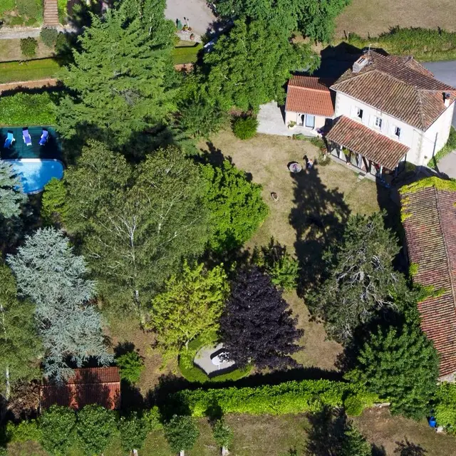 Ensemble de la propriété vue du ciel