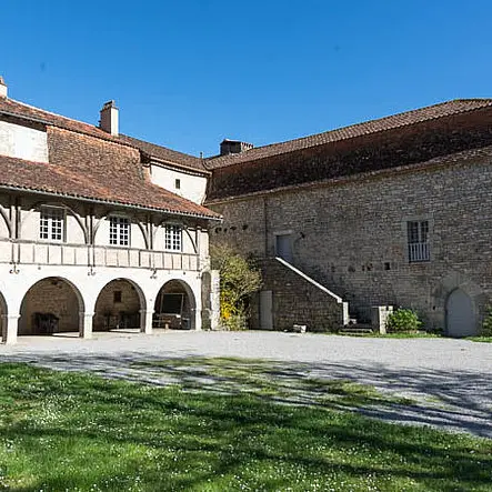 Espagnac St Eulalie - Gite_exterieur - cour du prieuré
