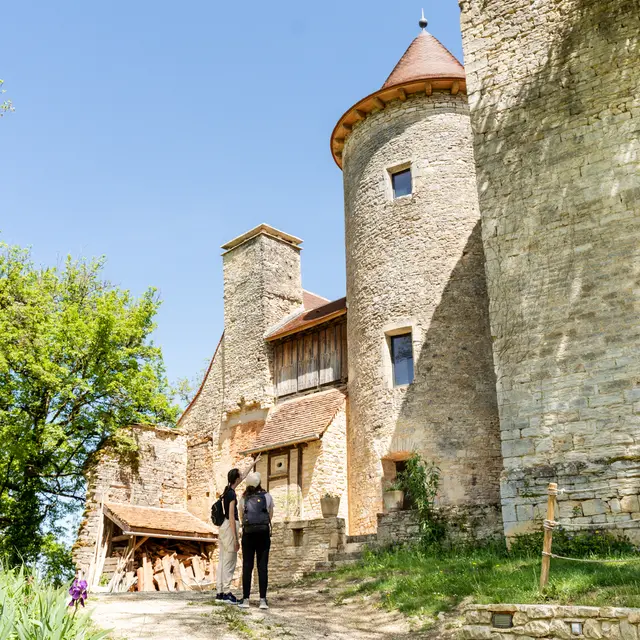 Façade du château de Peyrilles