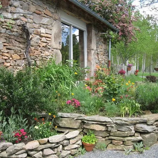 Gîte-Clavel-Beynat_facade