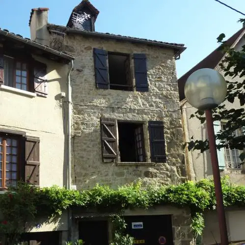 Maison-Saint-Céré-extéreur