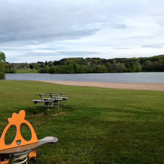 Plage du Lac du Coiroux