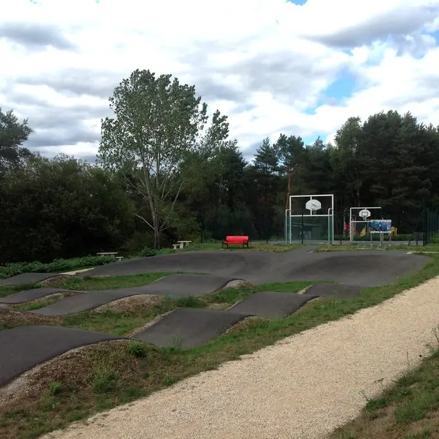 Aire Pique Nique Espace Sports et Loisirs - Aubazine