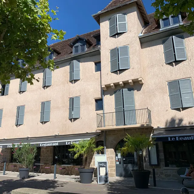 Hôtel-Restaurant-Le-Beaulieu-Façade