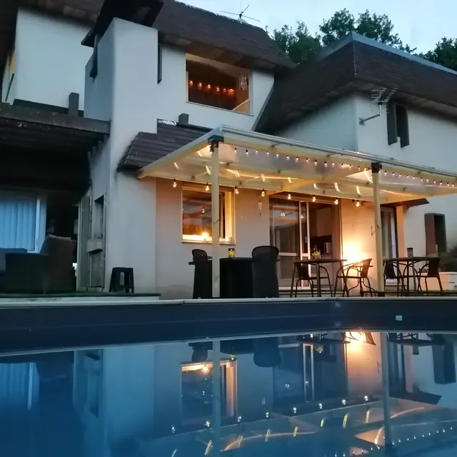 Piscine et terrasse