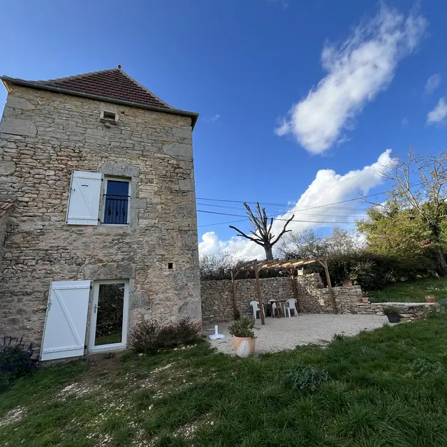 La Tour pigeonnier du XVIIIe siècle gîte