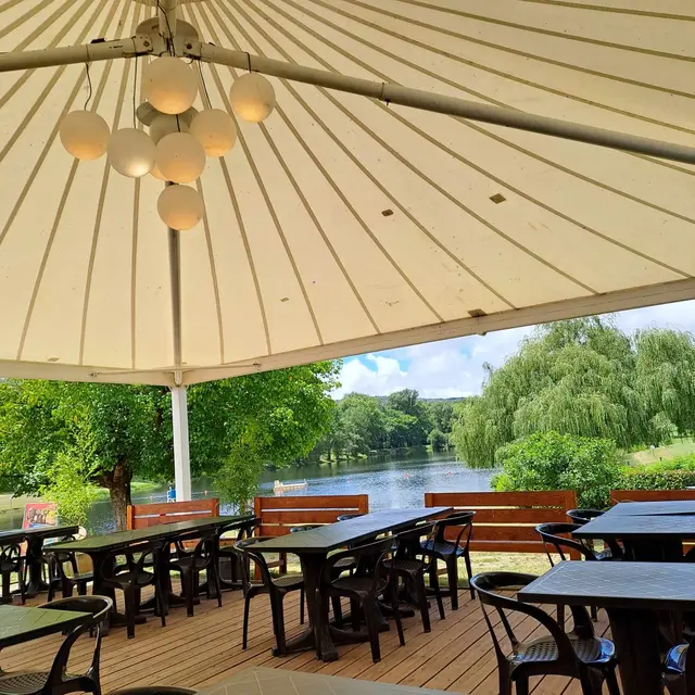 TERRASSE BISTROT DU LAC