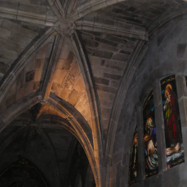 INTÉRIEUR ÉGLISE SAINT SAUVEUR 1 : ISABELLE CLARY