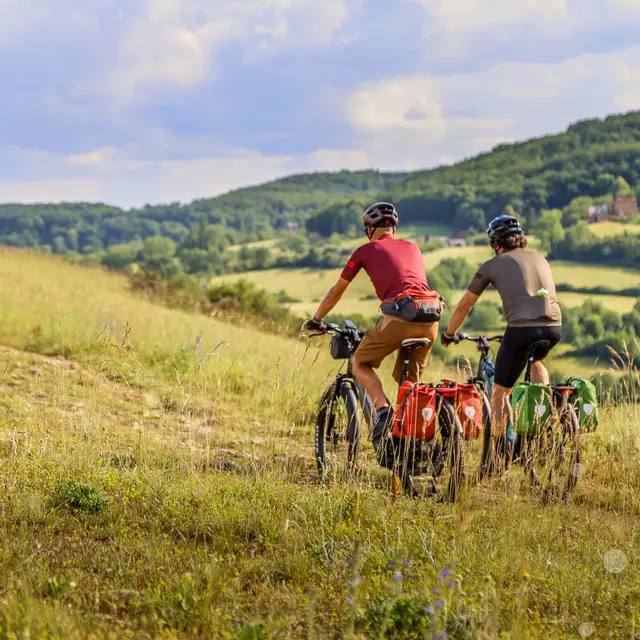 La-Vallee-de-la-Dordogne-a-velo-Ben-Grivoz.jpg-1200px