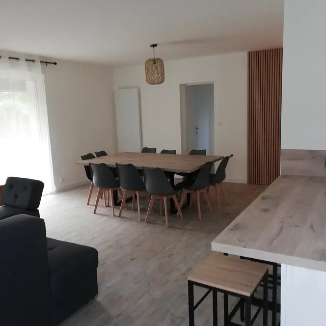 Le Joac, location meublée à Pradines Lot - salle à manger