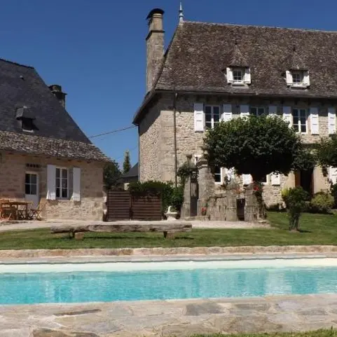 Location Clévacances Boussu-piscine