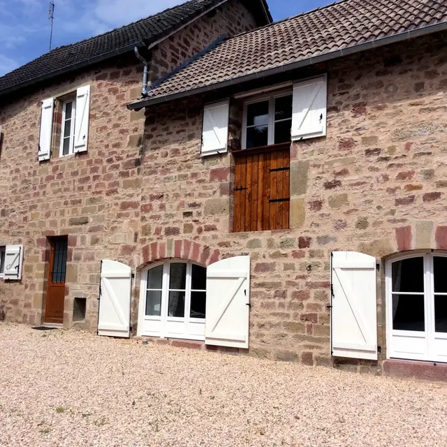 Location LesNoyers-Noailhac_façade