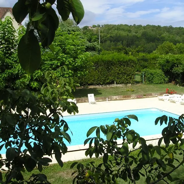 LocationLesRosiers-StSozy_piscine coverte