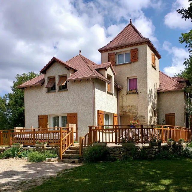 Maison chambre d'hôtes Le Bout du Roc-Alvignac