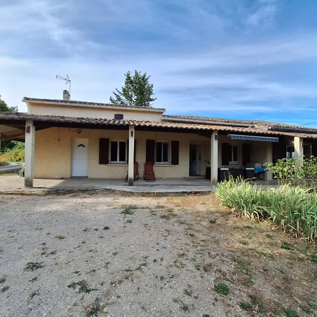 Maison de l'extérieur