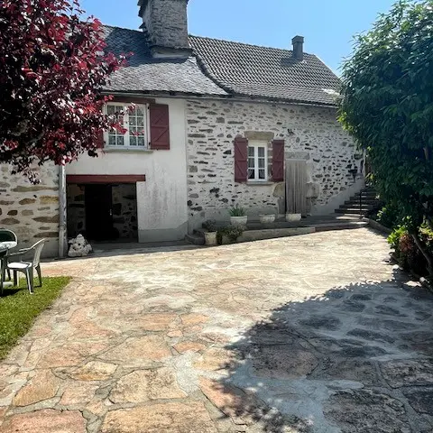 Cour Location PARVAUD