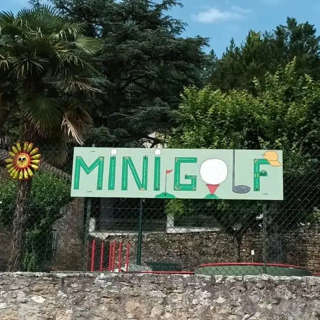 Mini golf de Duravel ©Gordon Kerr