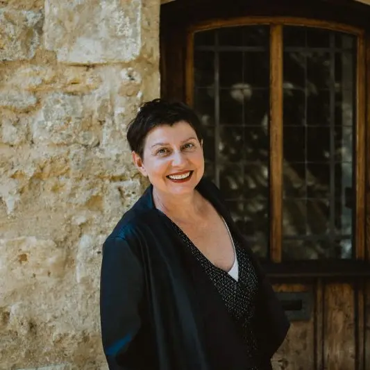 Nathalie-Gallardo-Helping-hands-Gourdon