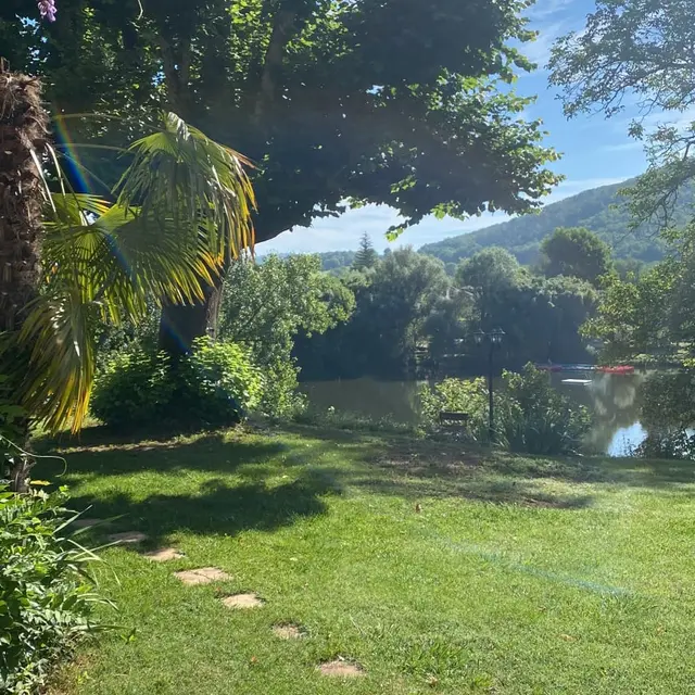 Noyer sur le Lot Jardin