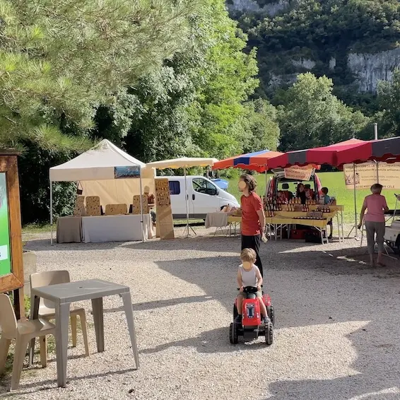 PHOTO MARCHE CAMPING