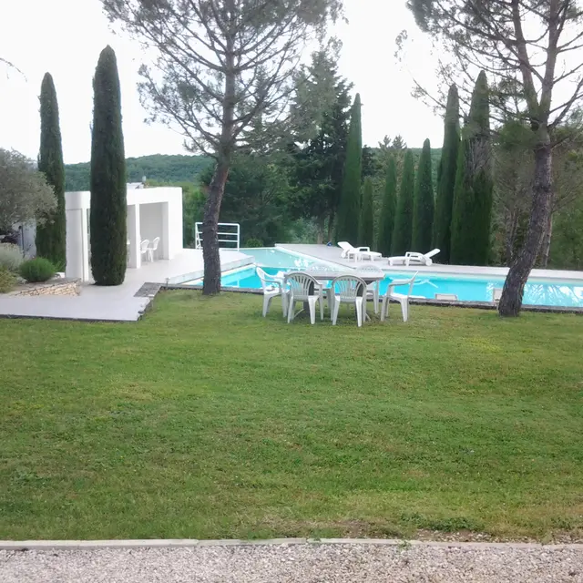 PISCINE VUE FACE