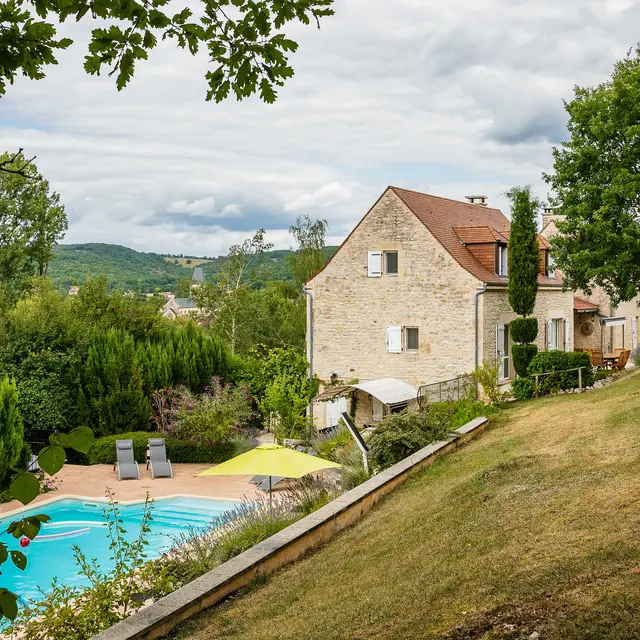 Piscine-de-la-Villa-Le-Prieure-du-Lot-ensemble-et-independants-83