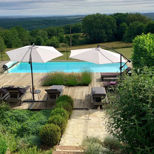 Piscine et vue