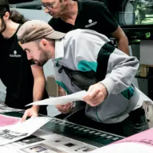 Calage machine pour l'impression du livre des 10 ans, Imprimerie Art & Caractère