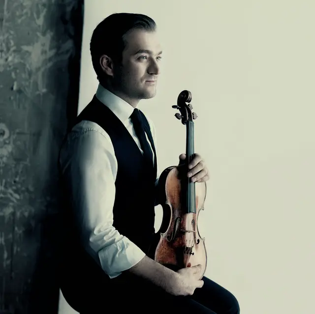 Renaud-Capucon-photo-Paolo-Roversi-4-Erato-1