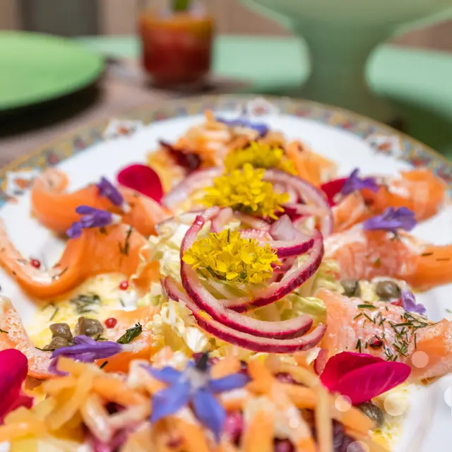 Repas-gourmand-aux-Jardins-d-Yzorche.jpg-1200px