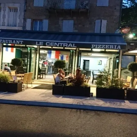 Restaurant Le central - Terrasse de nuit
