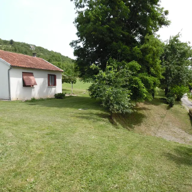 Vue depuis la route , sud/ sud.ouest