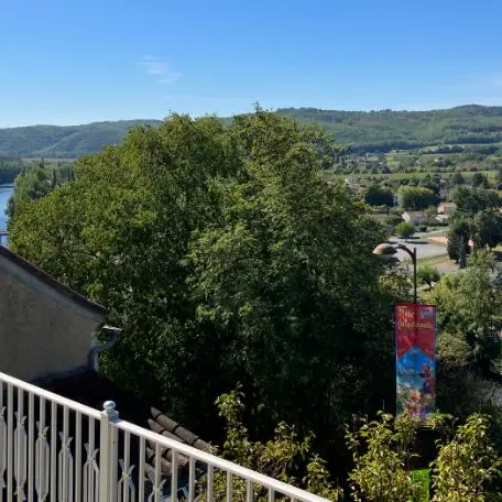Vue de la terrasse sur la vallée