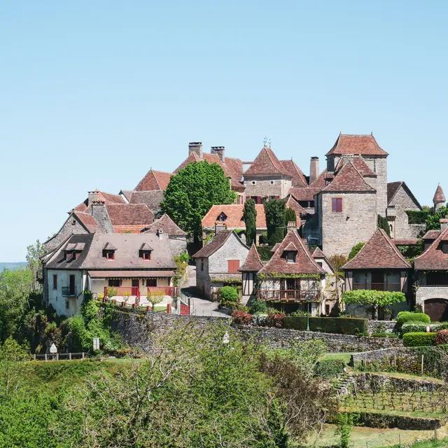 Vue-village-Loubressac-paysage