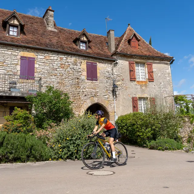 Cycliste à Loubressac