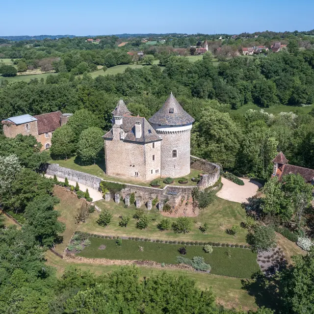 Vue aérienne du Château de Saignes