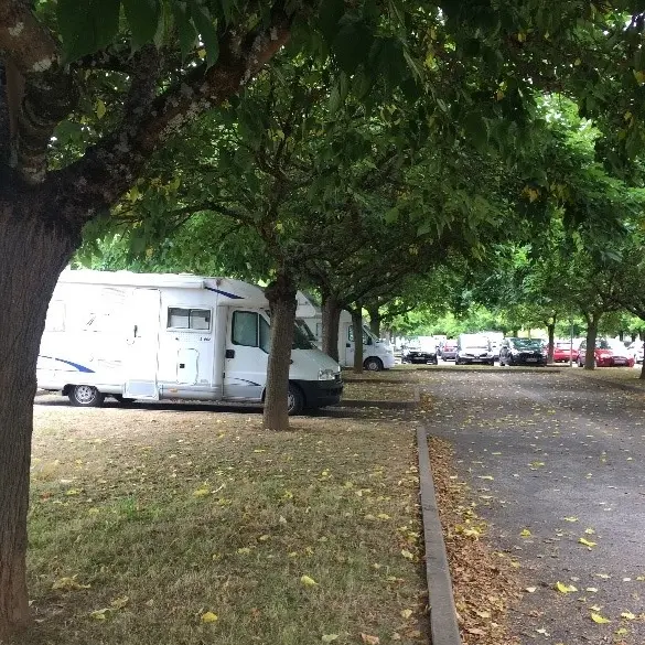 aire-campingcar-stgeorges2