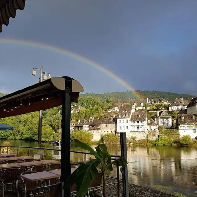 bistrot des quais-terrasse-argentat