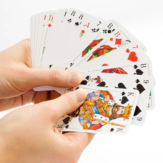 card-game-1834640_1280
