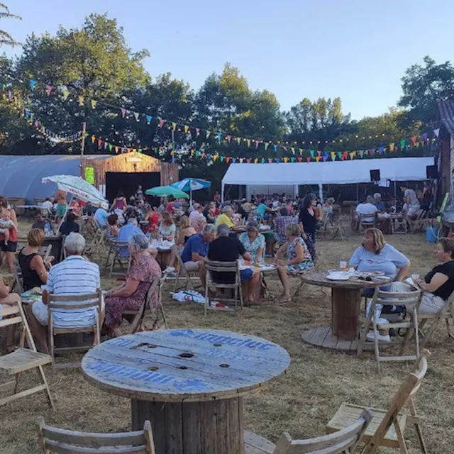 marché gourmand à Camburat