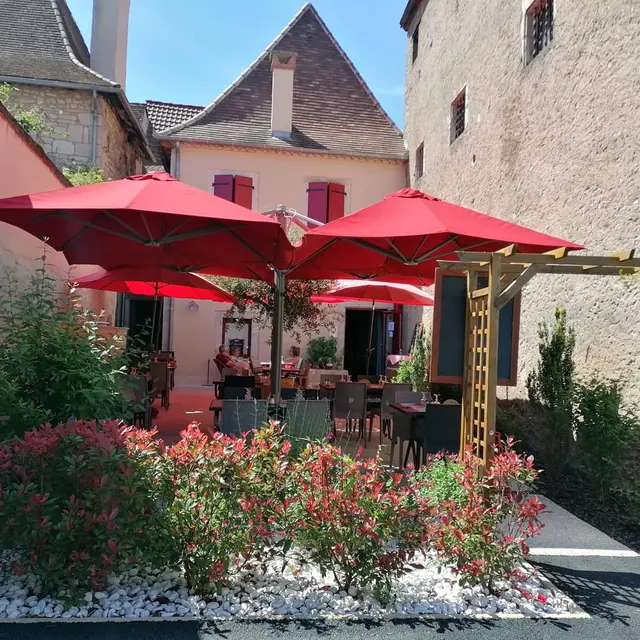 la cuisine d'Alain terrasse côté jardin gramat