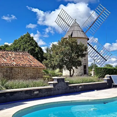 les curies - le ludogite des curies - Aujols - vue depuis la piscine