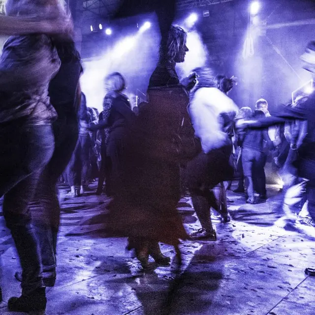 mobil-dancing