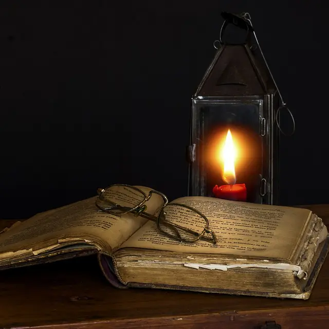 old-books-1237619_1280