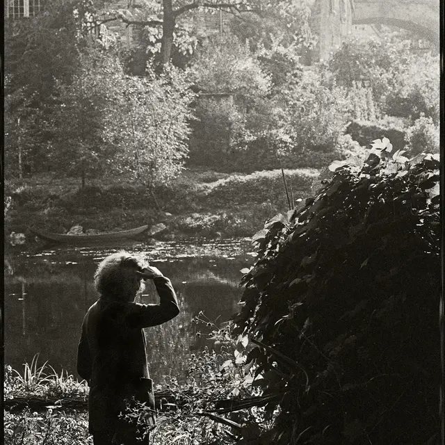 p5 ©Gilles WALUSINSKY_Gisèle Freund à Carennac dans le Lot en 1979